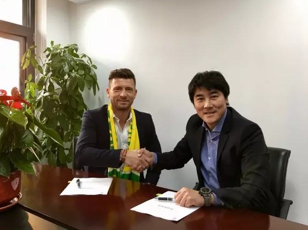 是枝裕和曾凭借《小偷家族》一举斩获戛纳金棕榈奖以及奥斯卡最佳外语片奖
